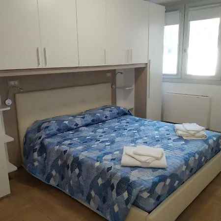 CAMERA BLU E BAGNO 2pers PARCHEGGIO-3